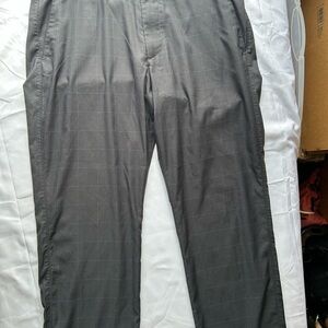 Under Armour Mens Golf Pants In A Black Plaid Pattern. Size 36x30